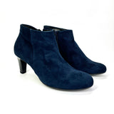 G 35.850 Navy Suede